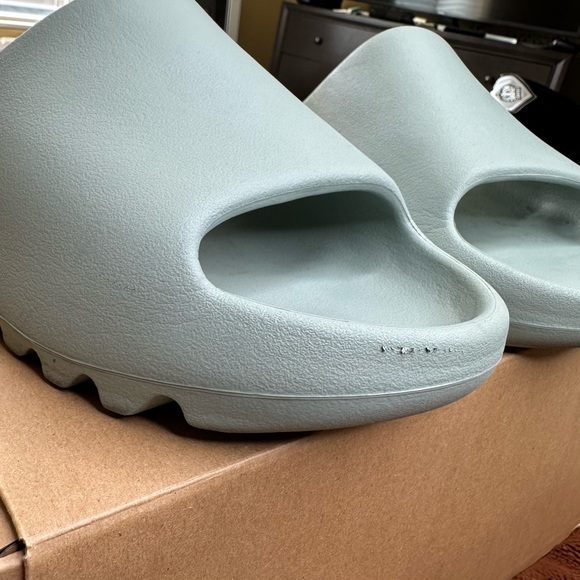 Adidas Yeezy slide Salt size 13 men’s - Picture 6 of 9